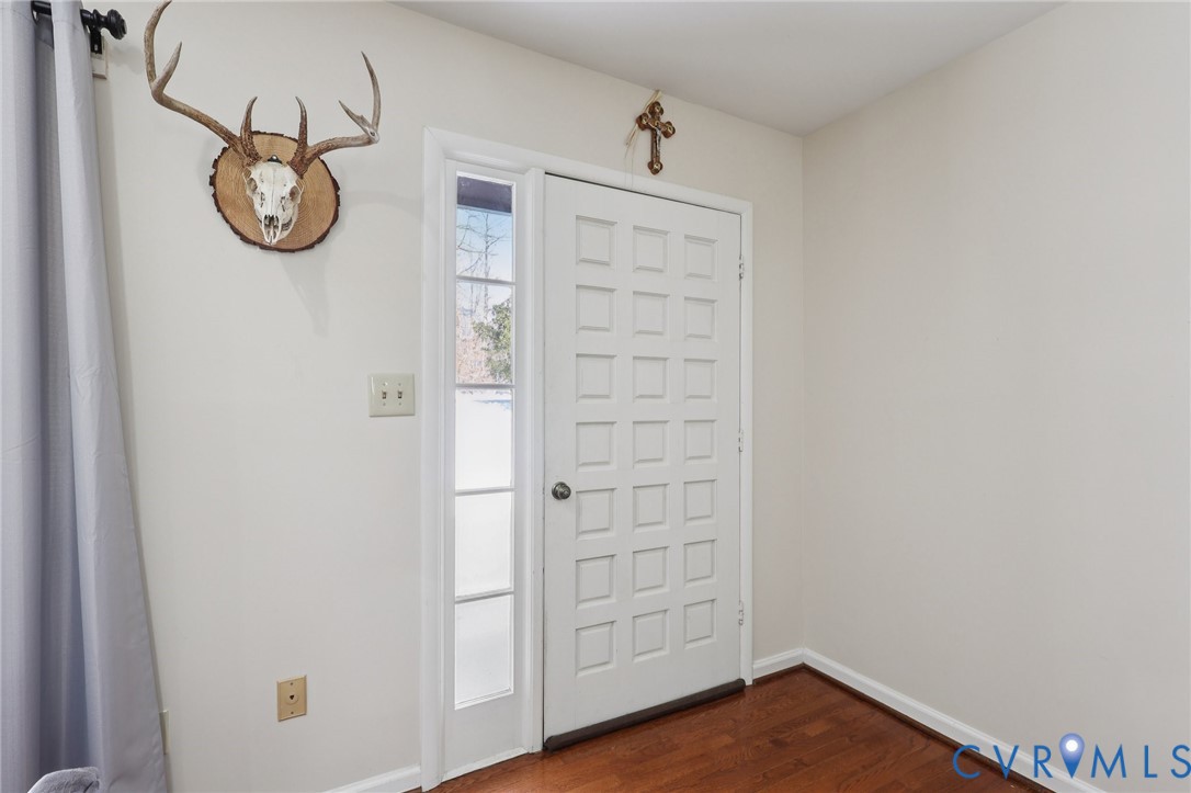 655 Holly Corner Road Fredericksburg, VA 22406 - Photo 7 of 38