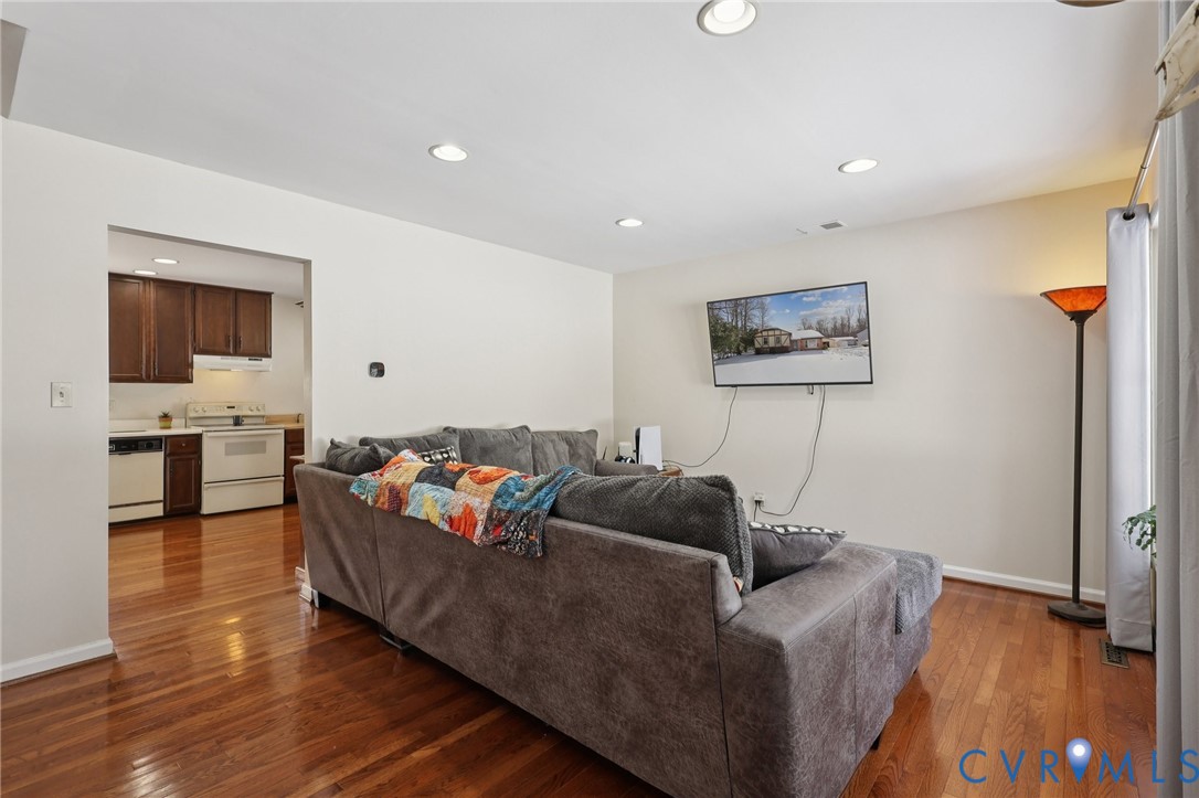 655 Holly Corner Road Fredericksburg, VA 22406 - Photo 8 of 38