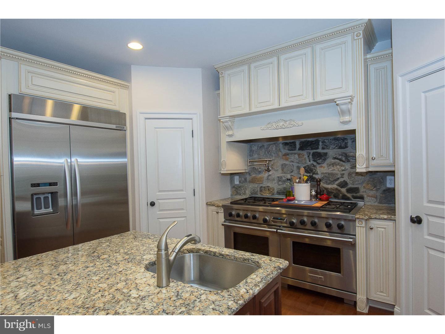 331 Abbey Road Berwyn, PA 19312 - Photo 9 of 25 Kitchen