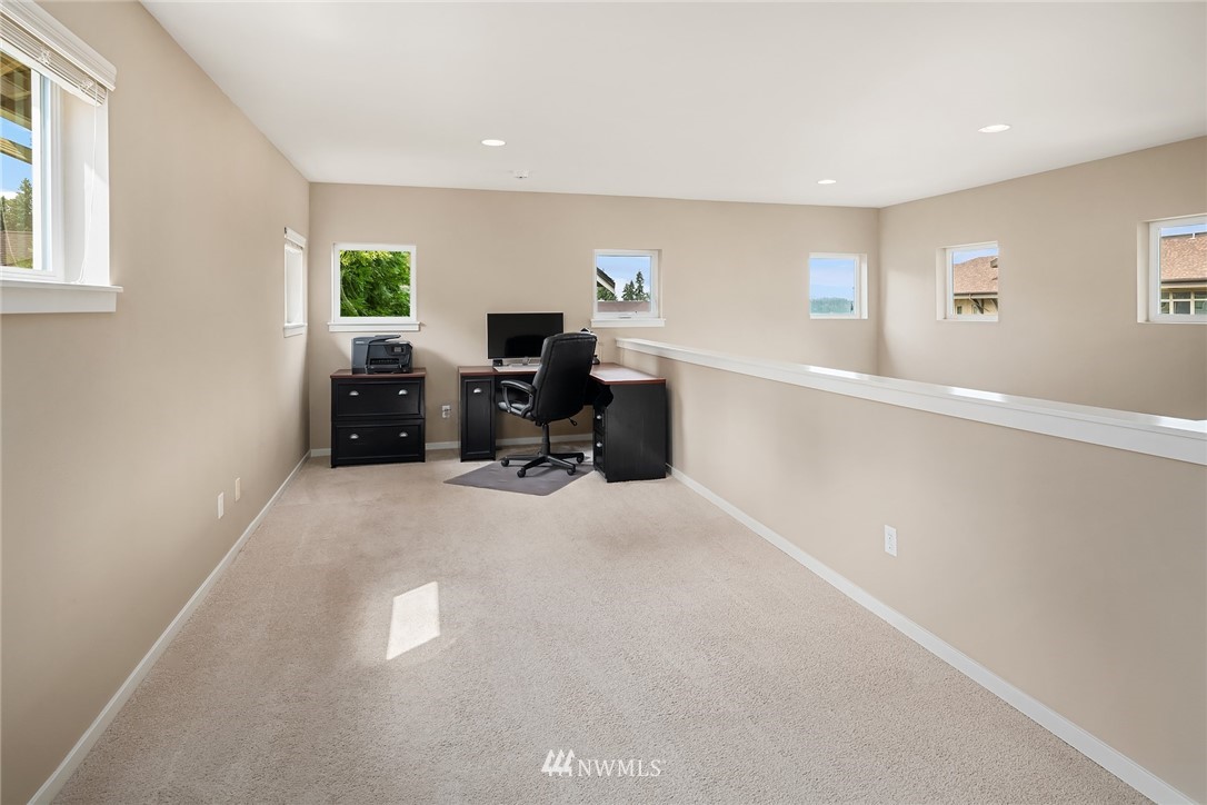 66 Cougar Ridge Road Northwest, Unit 2201 Issaquah, WA 98027 - Photo 22 of 28