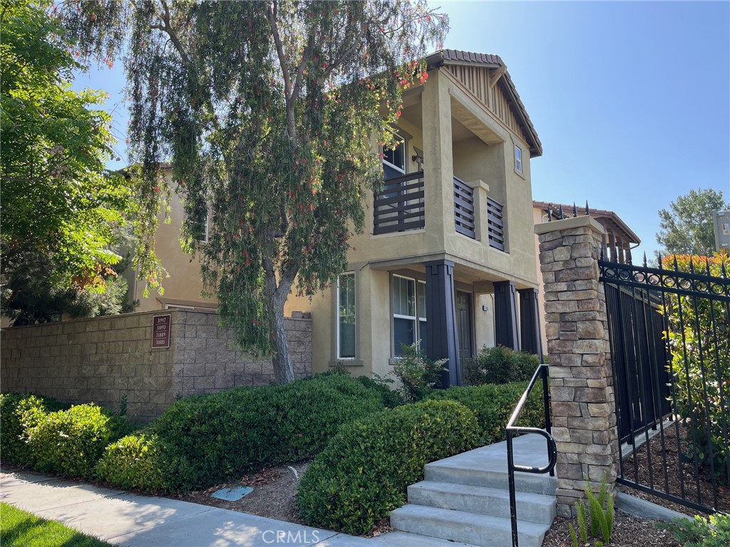 31885 Jaybee Lane Temecula, CA 92592 - Photo 1 of 35 a front view of a house with garden