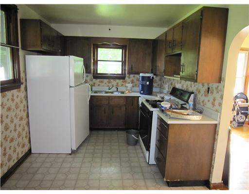 27 Bennington Road Hopwood, PA 15445 - Photo 6 of 6 Kitchen.