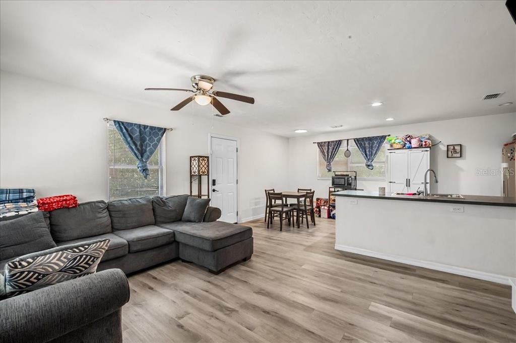 517 East Main Street Bronson, FL 32621 - Photo 3 of 21