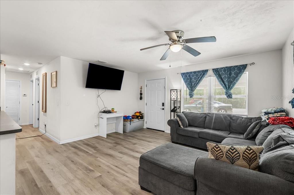 517 East Main Street Bronson, FL 32621 - Photo 5 of 21