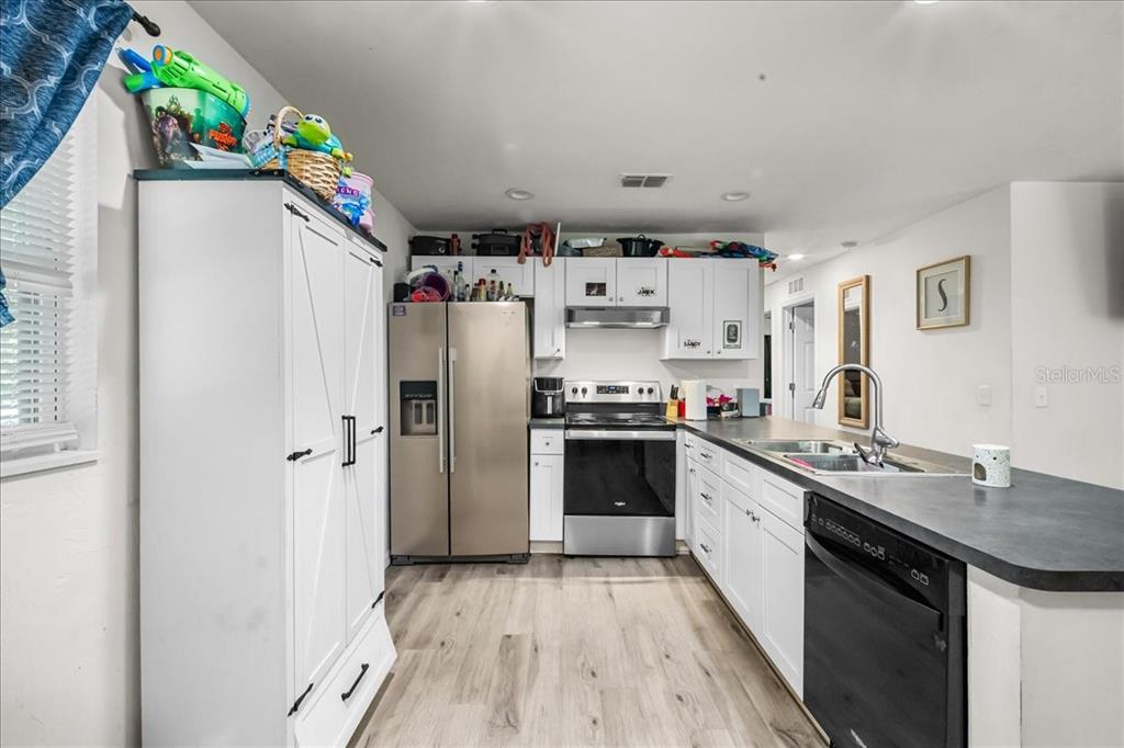 517 East Main Street Bronson, FL 32621 - Photo 8 of 21