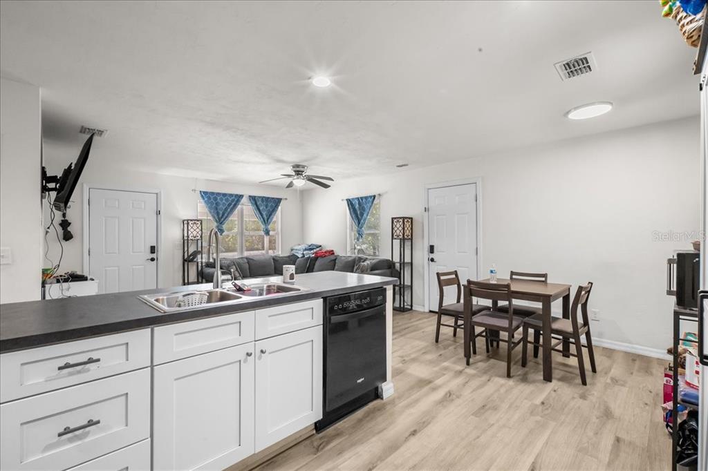 517 East Main Street Bronson, FL 32621 - Photo 9 of 21