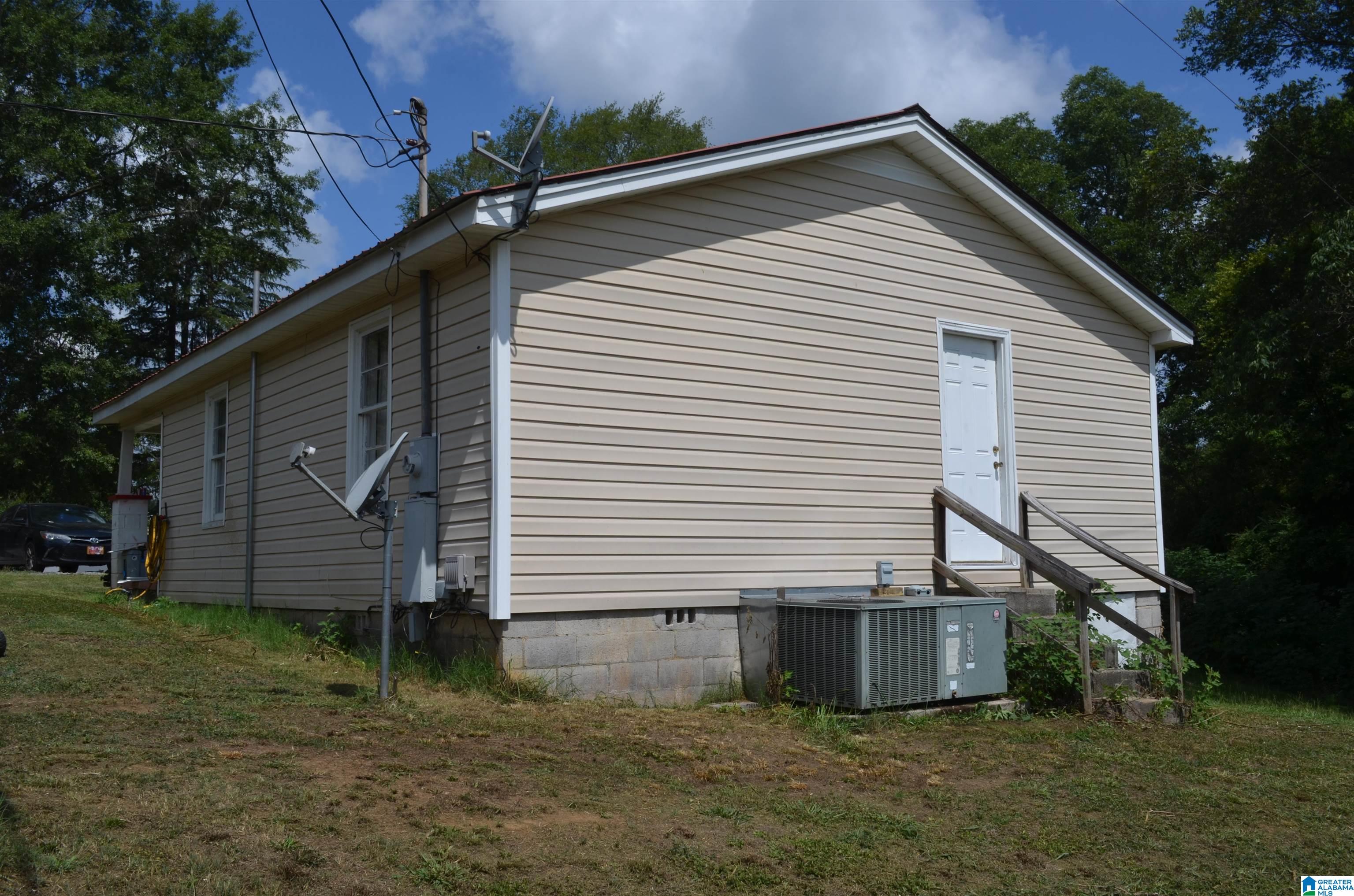 115 Leon Drive Warrior, AL 35180 - Photo 2 of 11