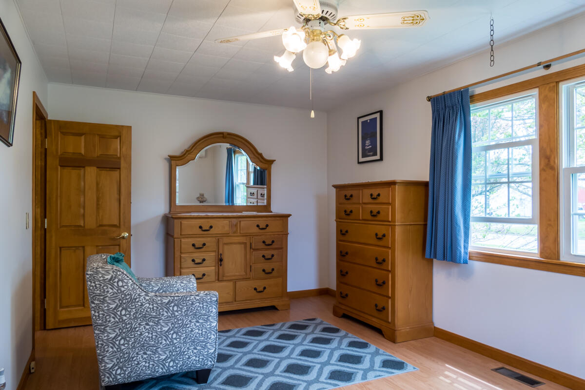 800 North Road Yarmouth, ME 04096 - Photo 20 of 60 29-1st bedroom (1 of 3)
