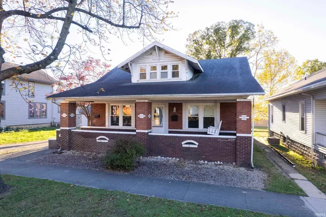 $189,900 | 518 North Chestnut Street, Mount Carmel, IL 62863