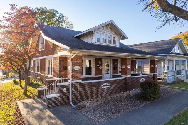 $189,900 | 518 North Chestnut Street, Mount Carmel, IL 62863