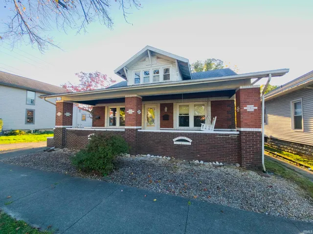 $189,900 | 518 North Chestnut Street, Mount Carmel, IL 62863