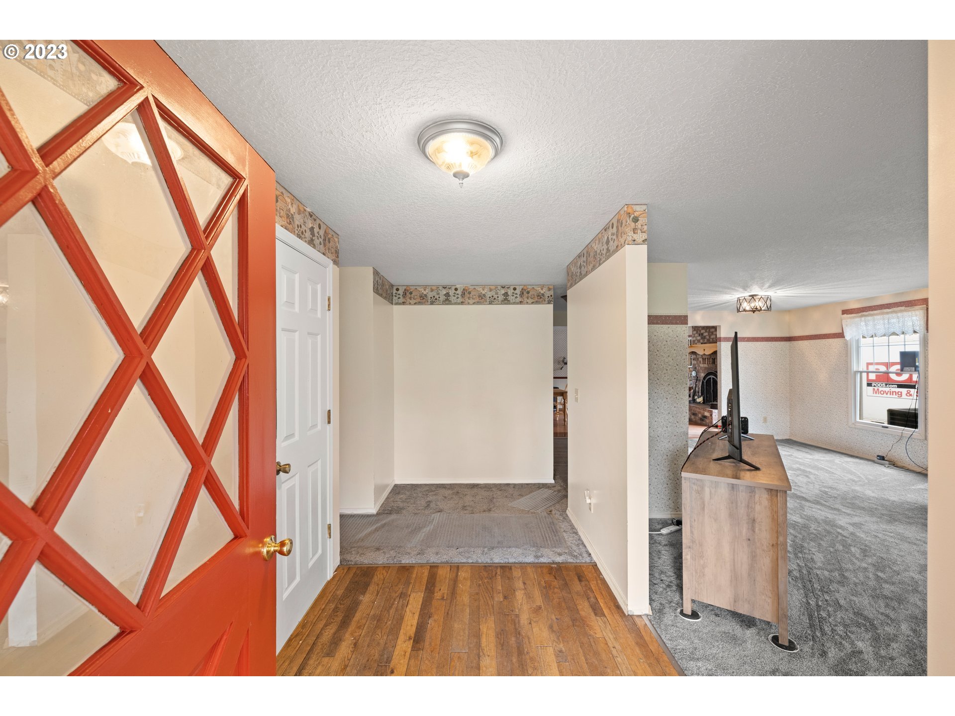 23231 South Engstrom Road Colton, OR 97017 - Photo 22 of 30 a view of a hallway