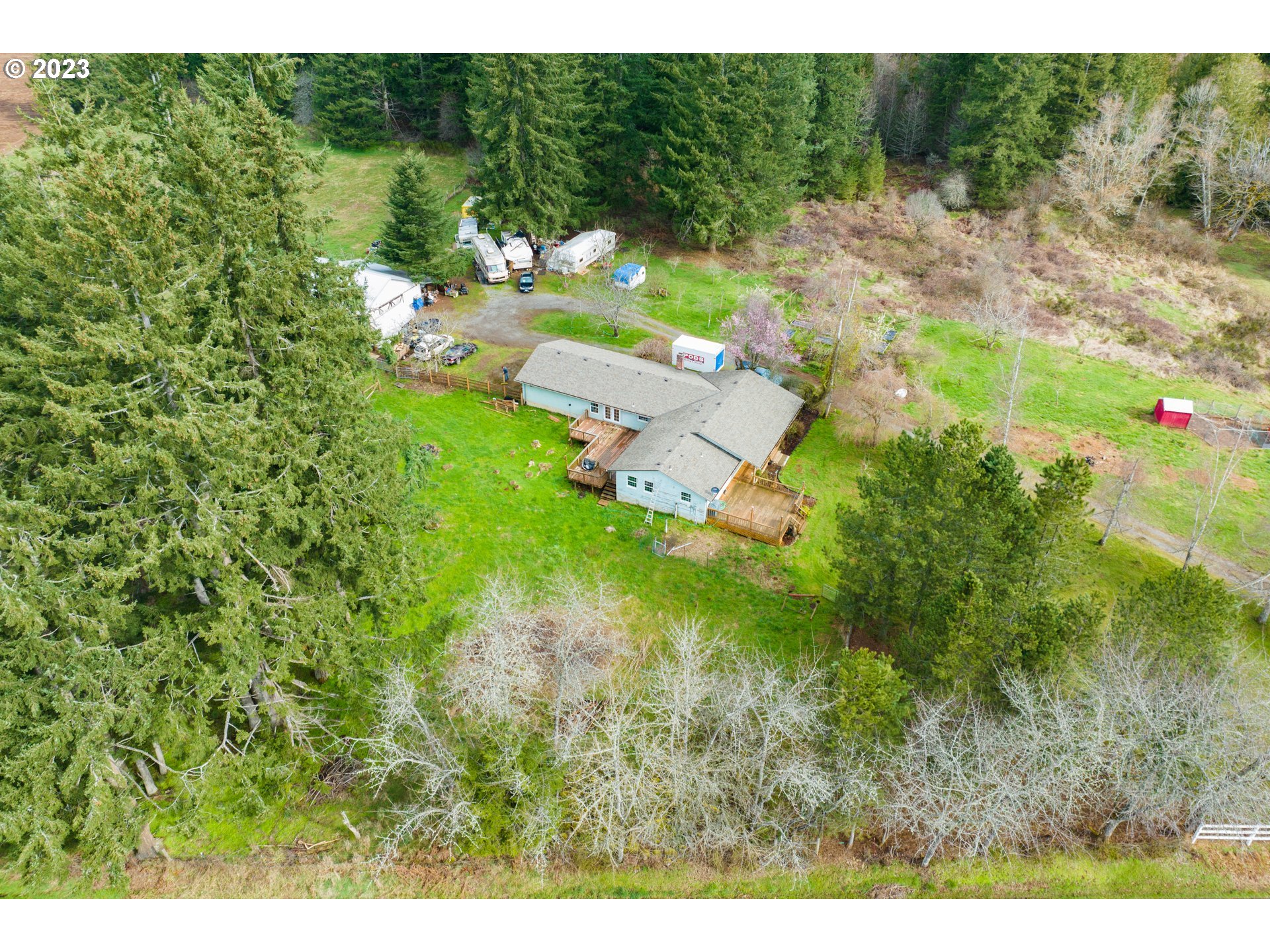 23231 South Engstrom Road Colton, OR 97017 - Photo 6 of 30 a view of a garden with plants