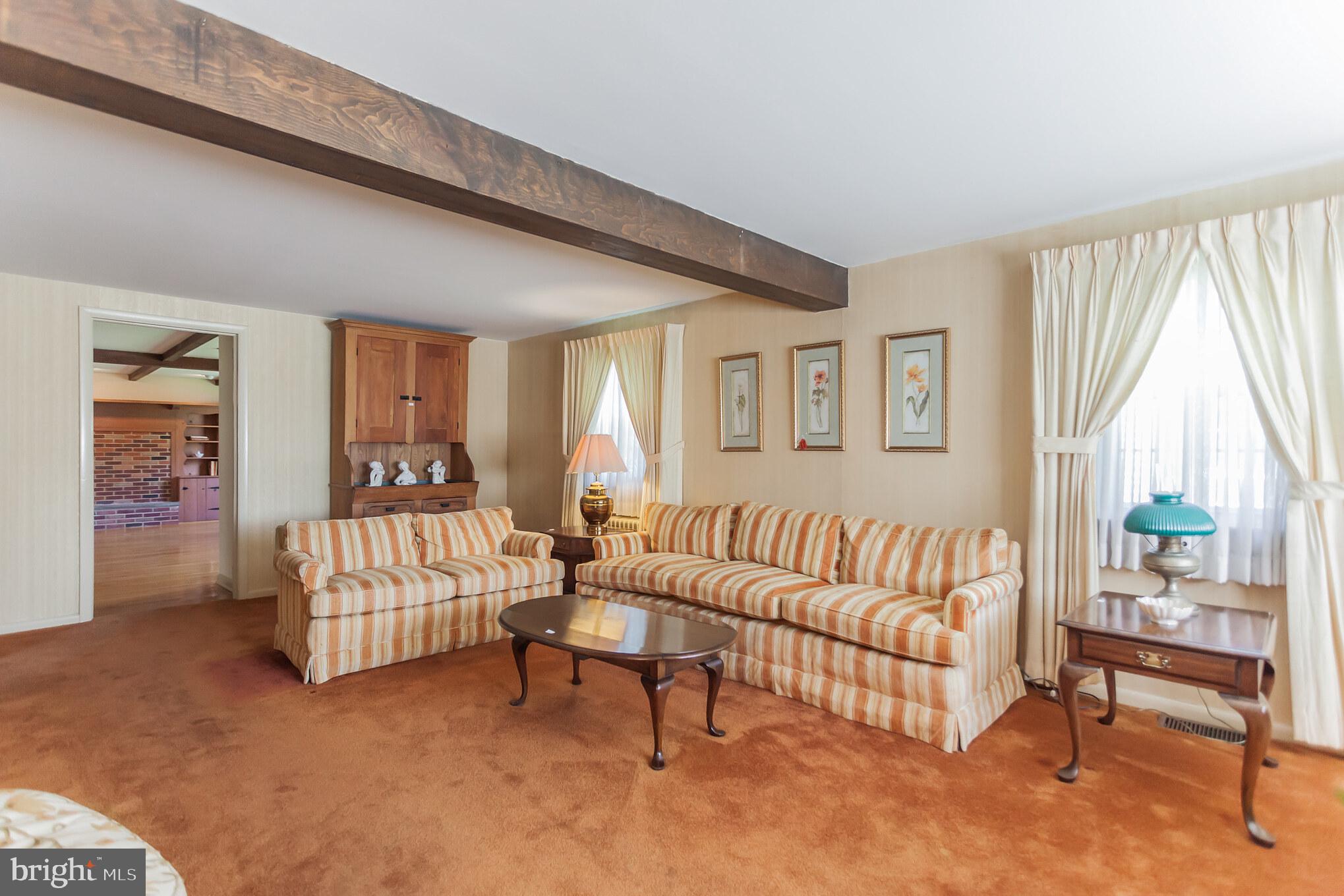 318 Clear Spring Road Lansdale, PA 19446 - Photo 14 of 23 Living Room