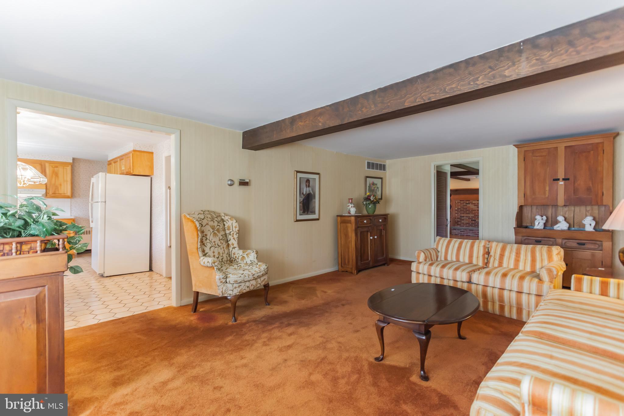 318 Clear Spring Road Lansdale, PA 19446 - Photo 15 of 23 Living Room