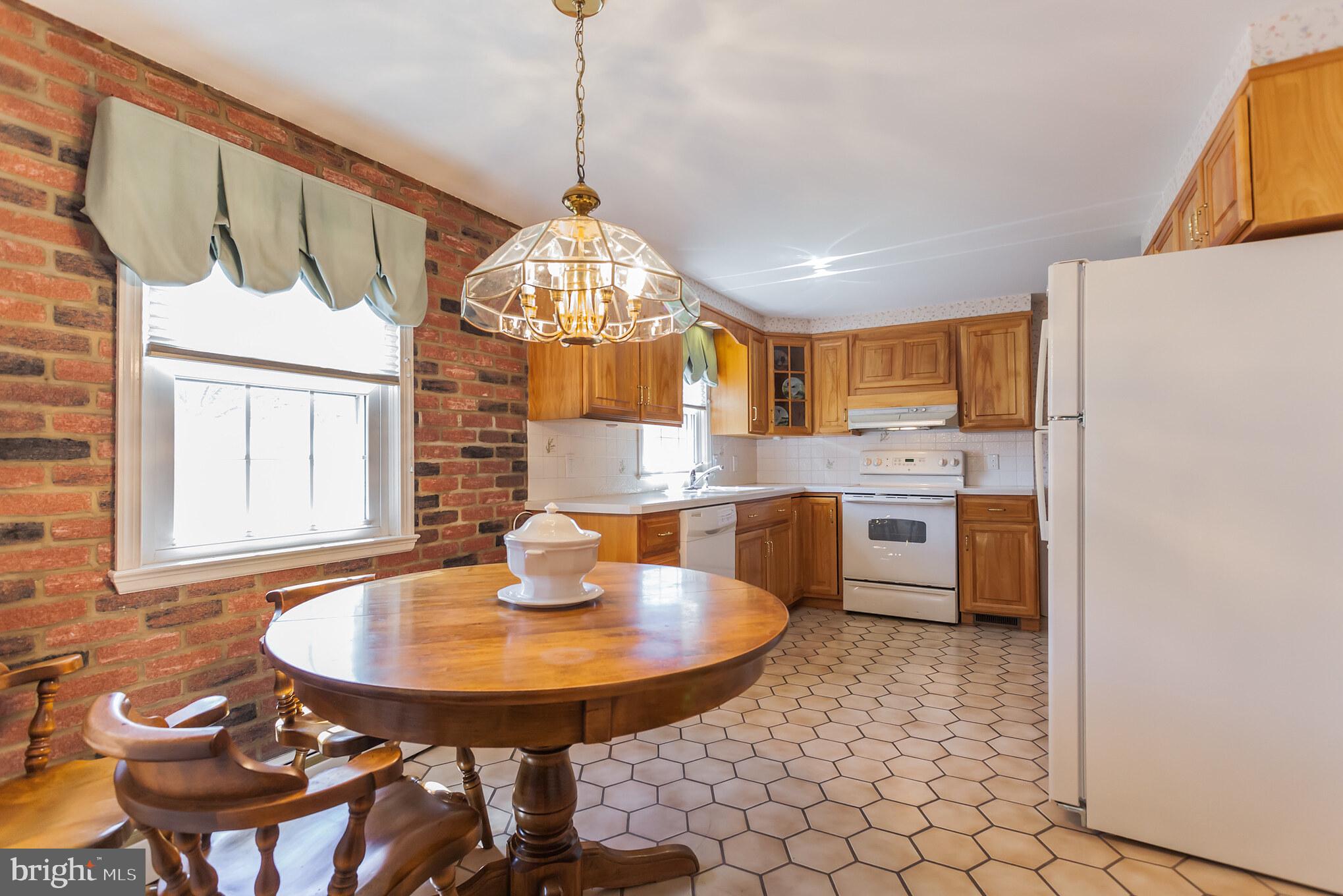 318 Clear Spring Road Lansdale, PA 19446 - Photo 16 of 23 Kitchen
