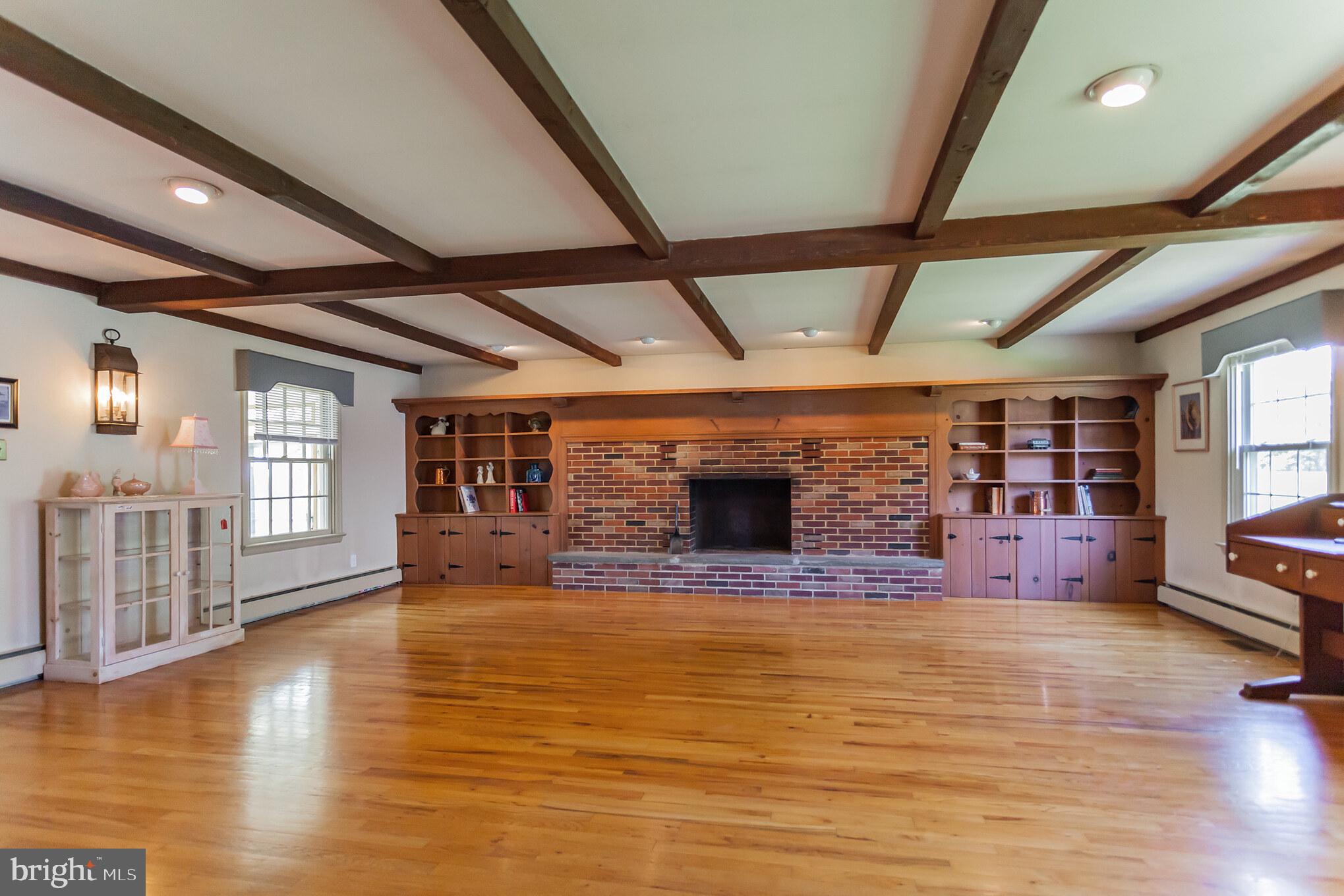318 Clear Spring Road Lansdale, PA 19446 - Photo 8 of 23 Great Room
