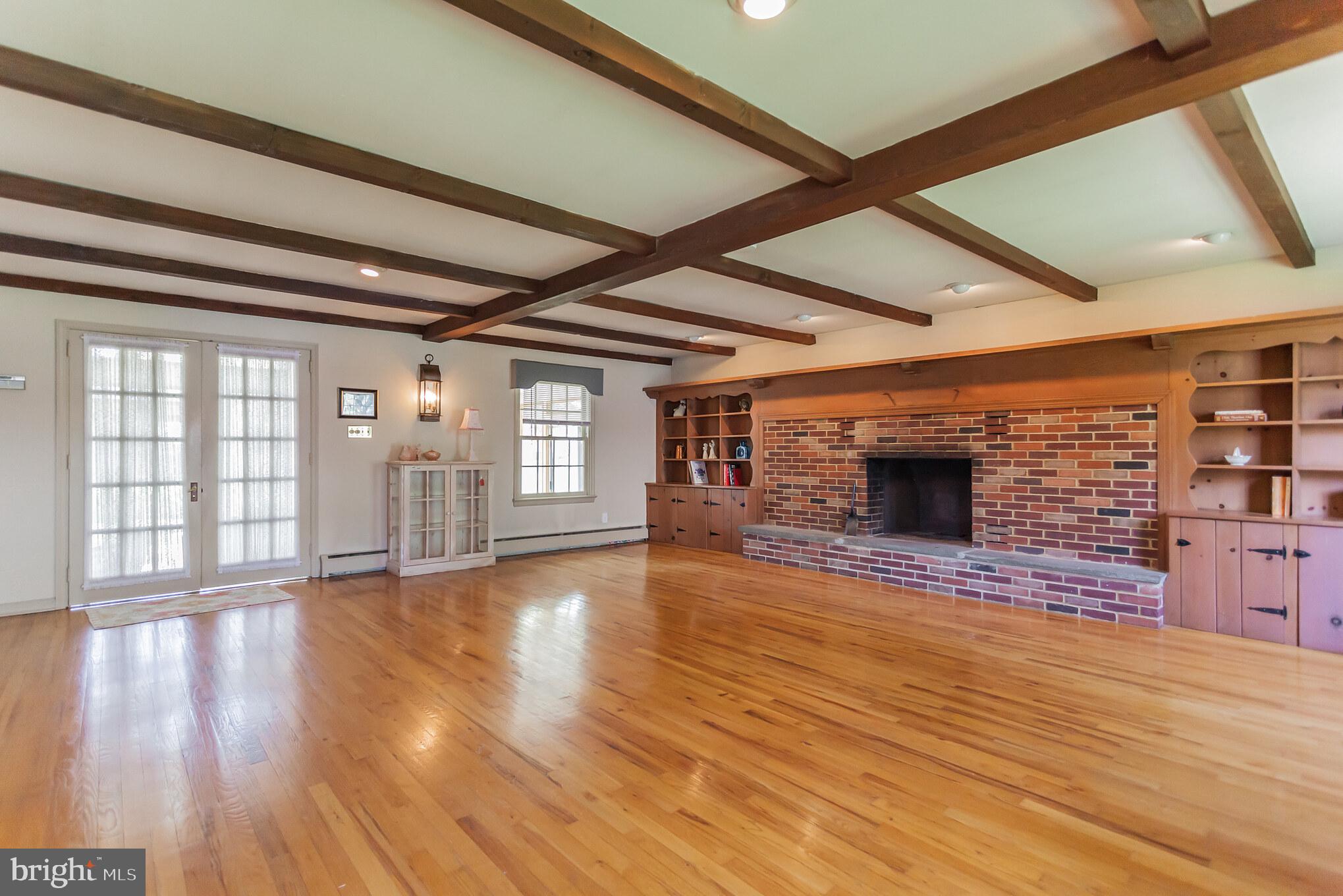 318 Clear Spring Road Lansdale, PA 19446 - Photo 9 of 23 Great Room