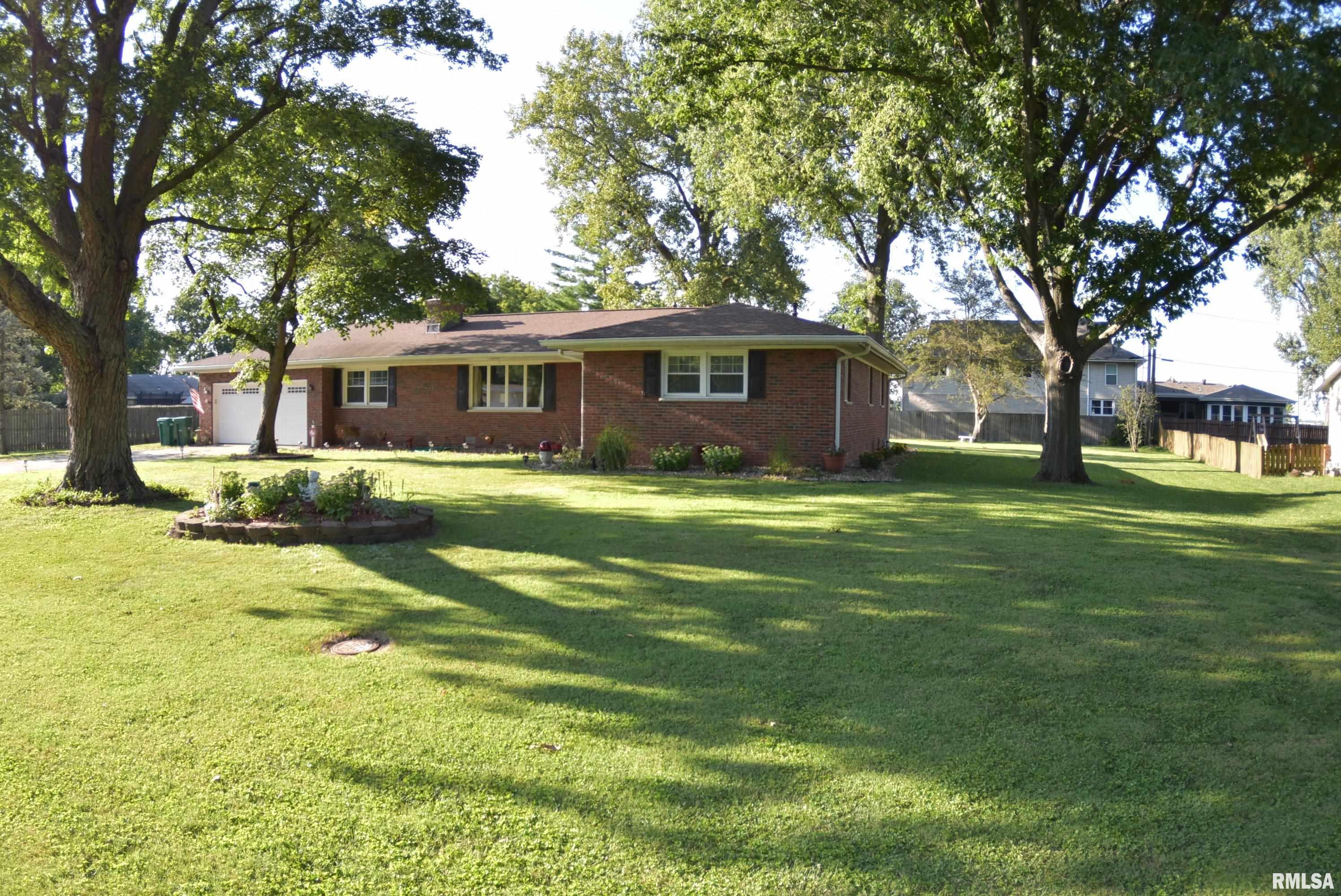 17 Lakewind Drive Springfield, IL 62703 - Photo 2 of 34