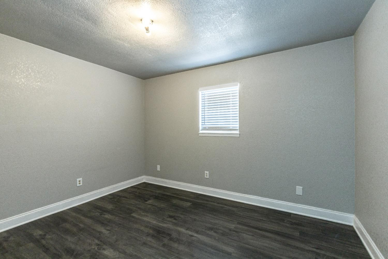 4702 37th Street Lubbock, TX 79414 - Photo 21 of 26 Photo 17