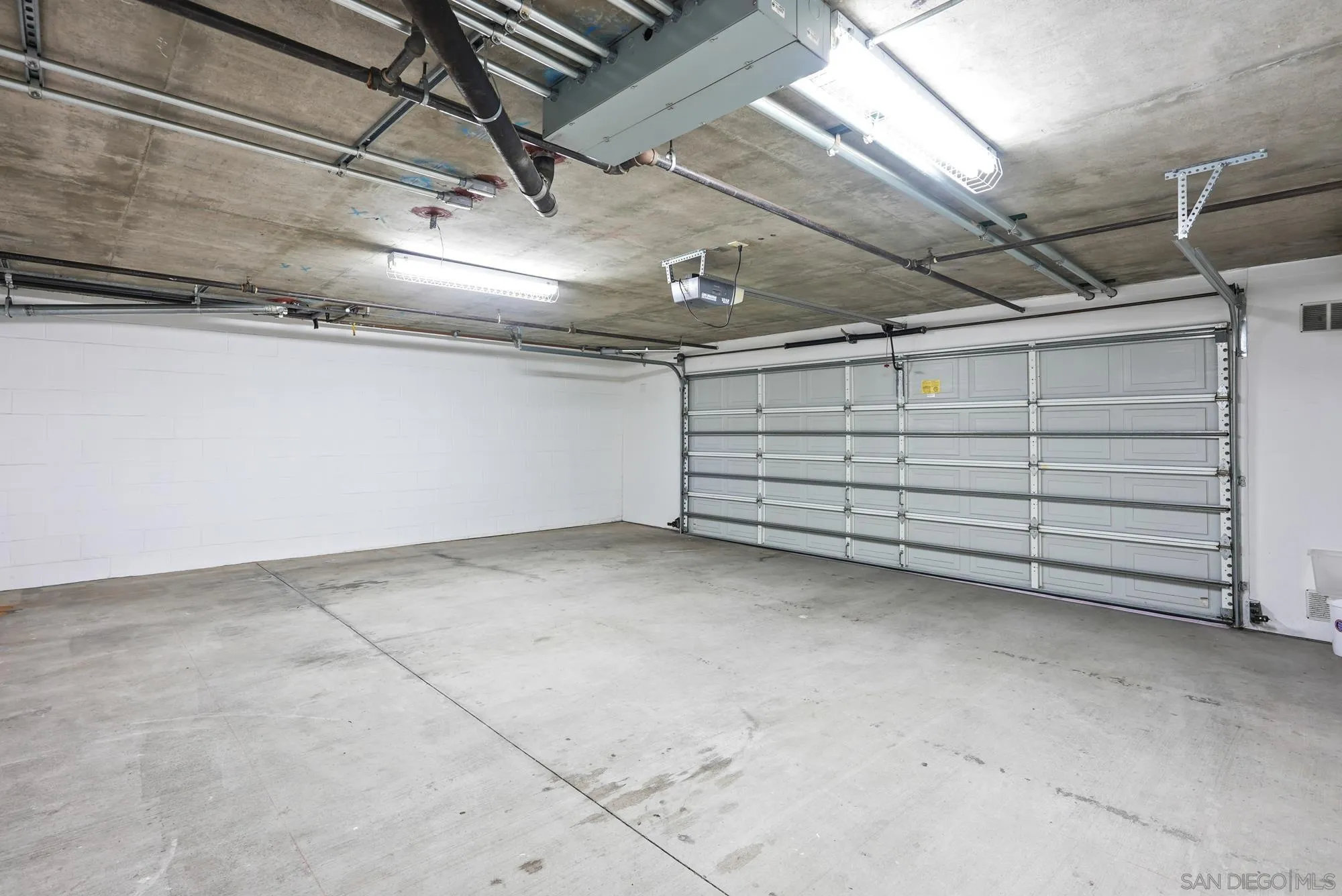 7836 Ivanhoe Avenue La Jolla, CA 92037 - Photo 27 of 31 a view of room