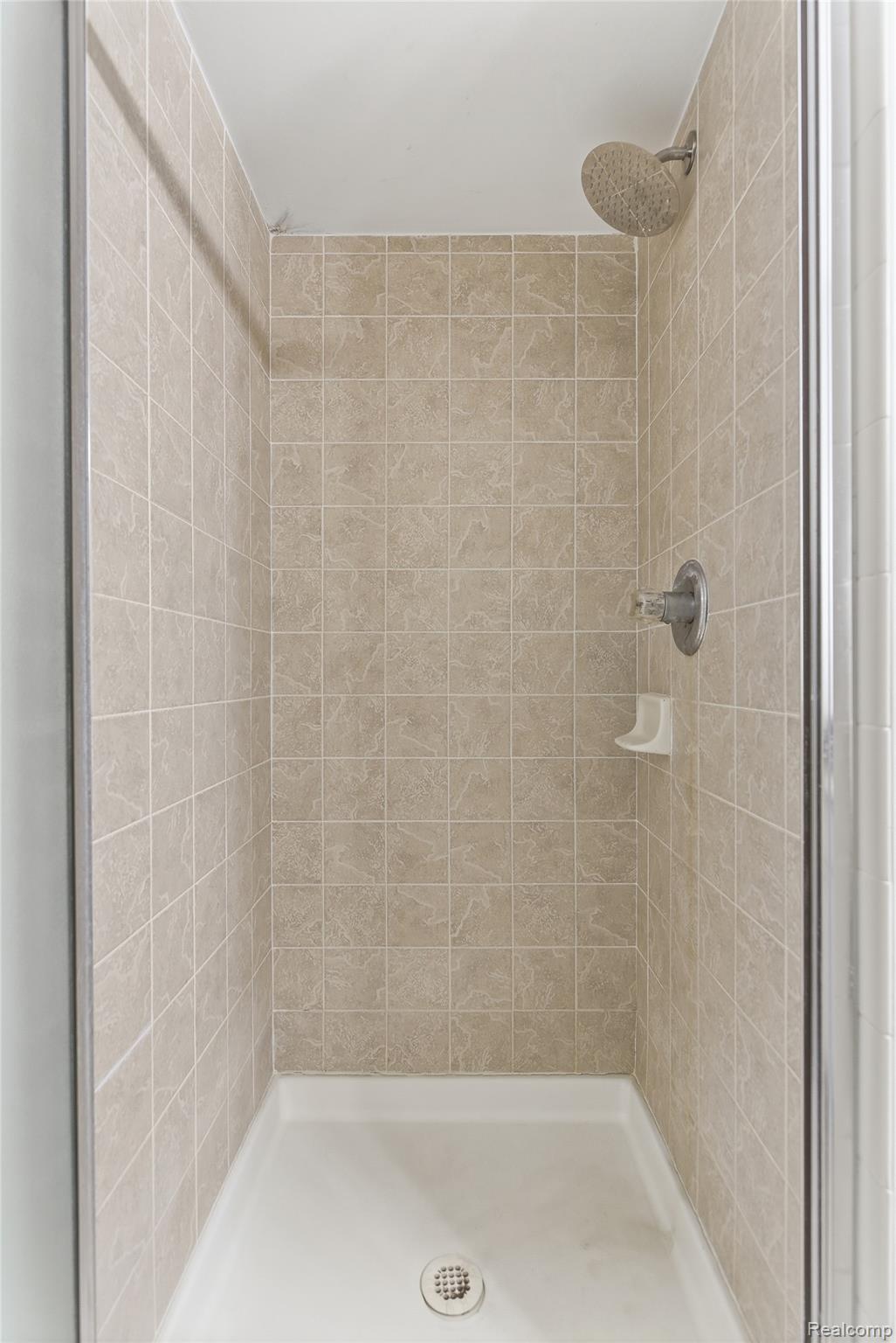 3402 Tremonte Circle Rochester, MI 48306 - Photo 20 of 37 Bathroom with a stall shower