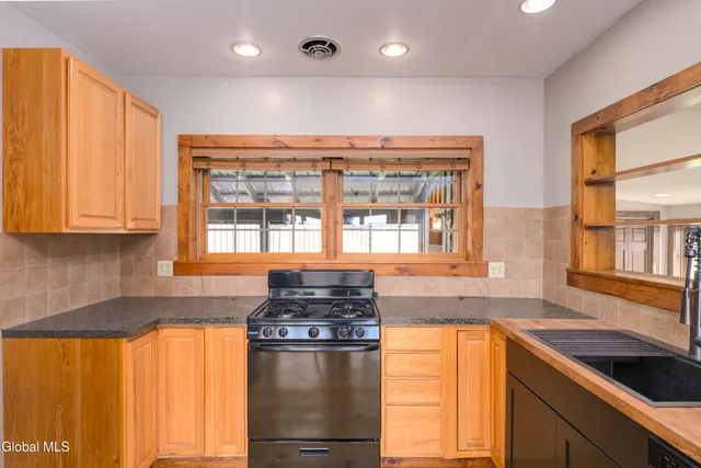 $650,000 | 231 Little York Road, Cobleskill, NY 12043