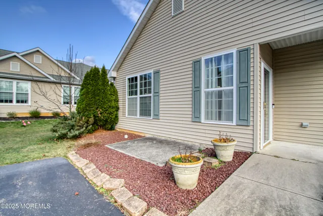 $209,900 | 32 Winkle Court, Whiting, NJ 08759