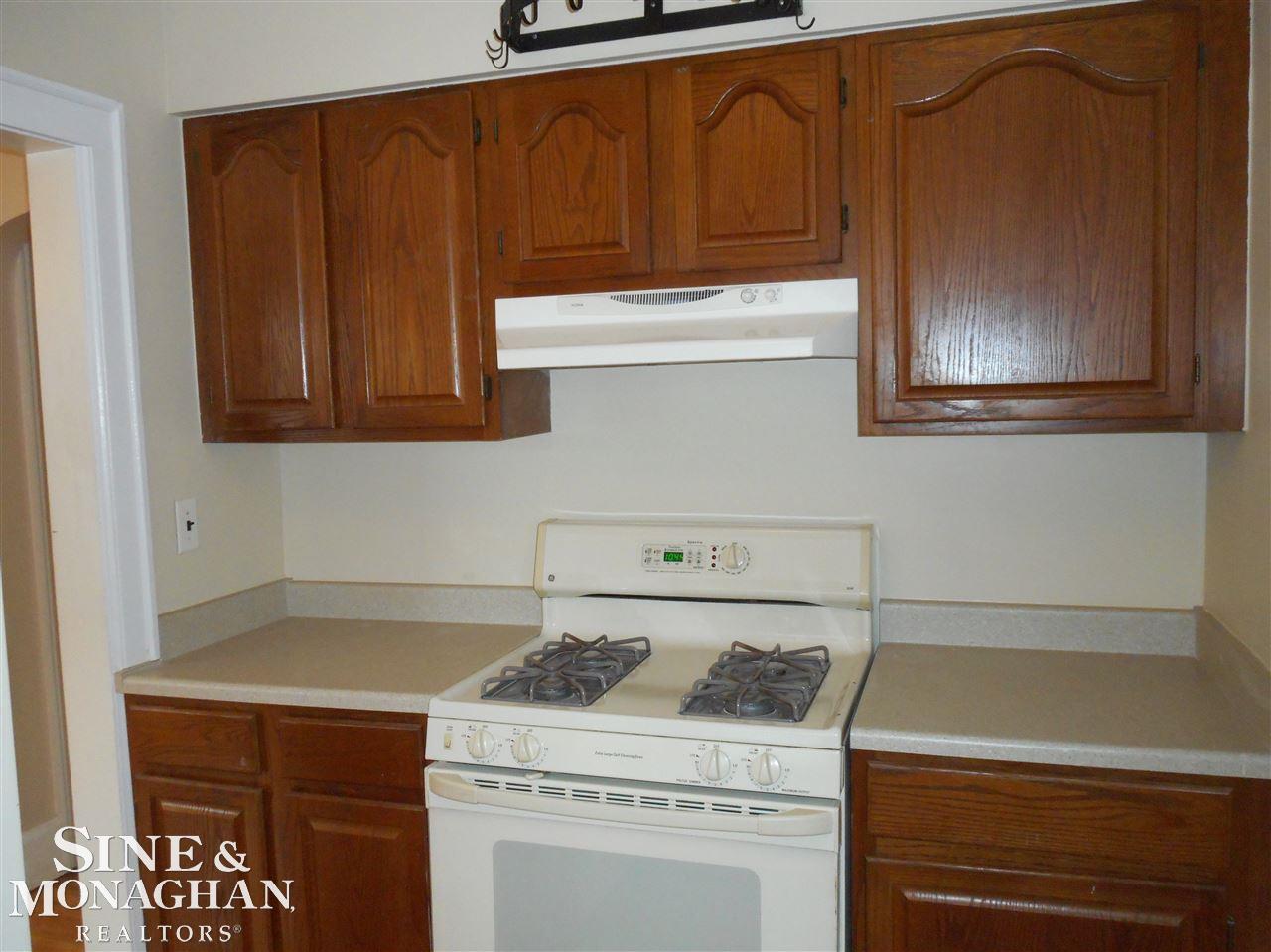 2032 Hawthorne Road Grosse Pointe Woods, MI 48236 - Photo 10 of 25