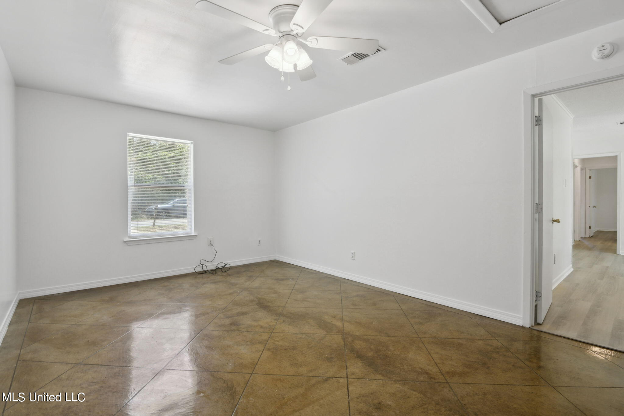 11076 East Taylor Road Gulfport, MS 39503 - Photo 9 of 15 Den