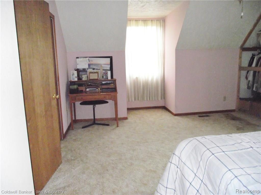 19115 Weller Road Gregory, MI 48137 - Photo 8 of 27 DSCF7622.JPG