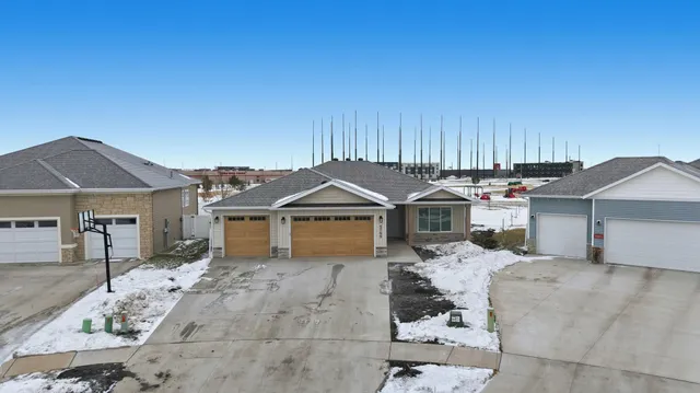 $699,900 | 4769 32nd Street South, Fargo, ND 58104