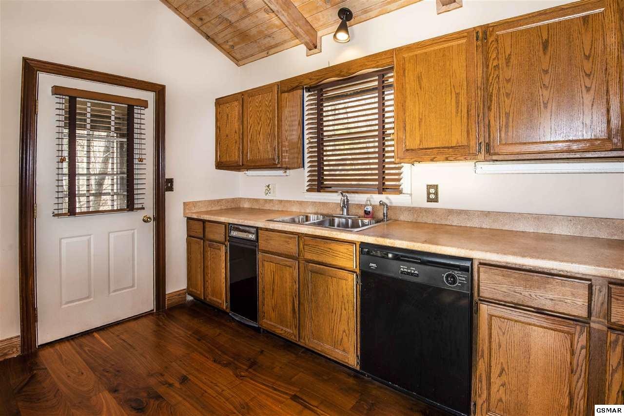3021 Hatcher Top Road Sevierville, TN 37862 - Photo 10 of 36 Gallery Image 10