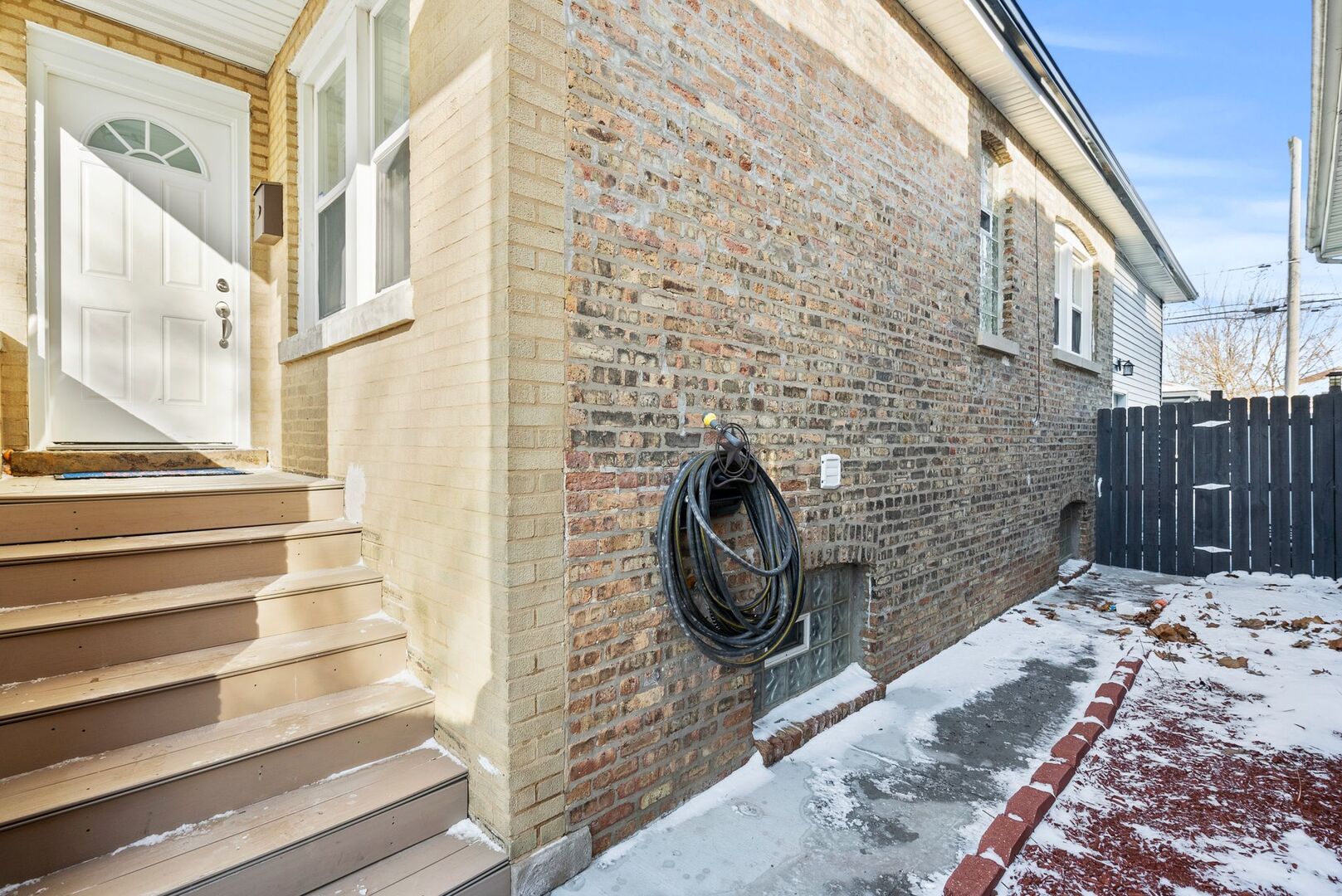 9133 South Racine Avenue Chicago, IL 60620 - Photo 2 of 23