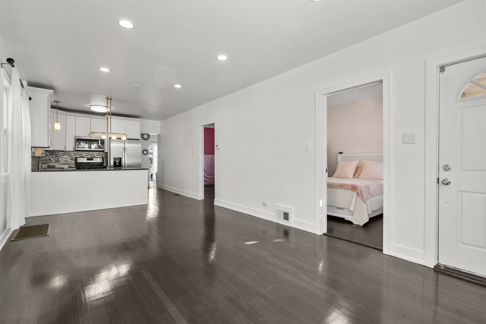 9133 South Racine Avenue Chicago, IL 60620 - Photo 4 of 23