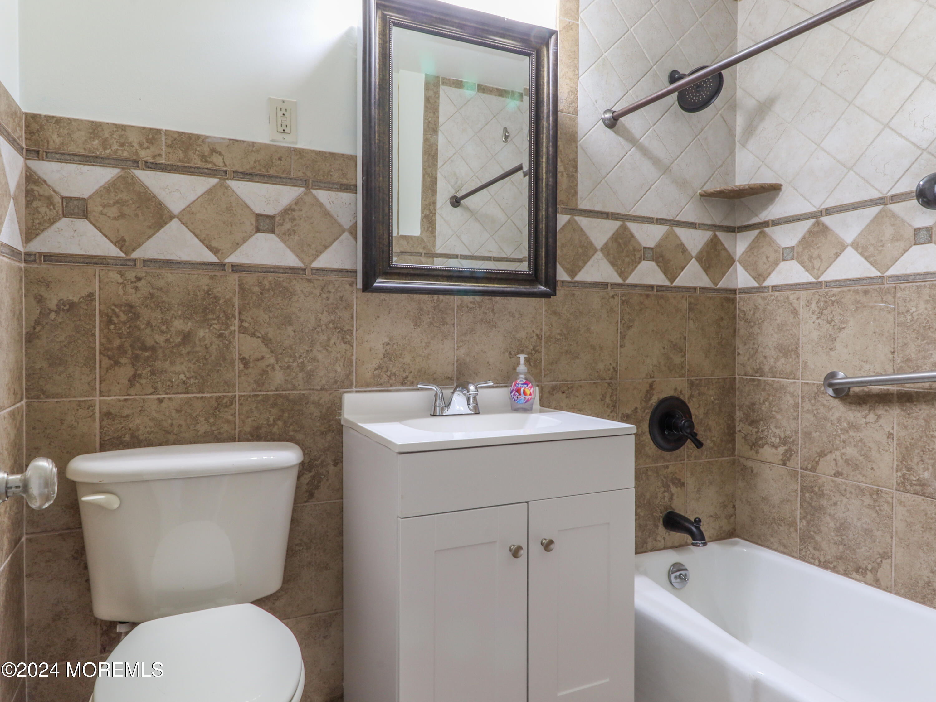 28 Riverside Avenue, Unit 4F Red Bank, NJ 07701 - Photo 13 of 34 Bathroom