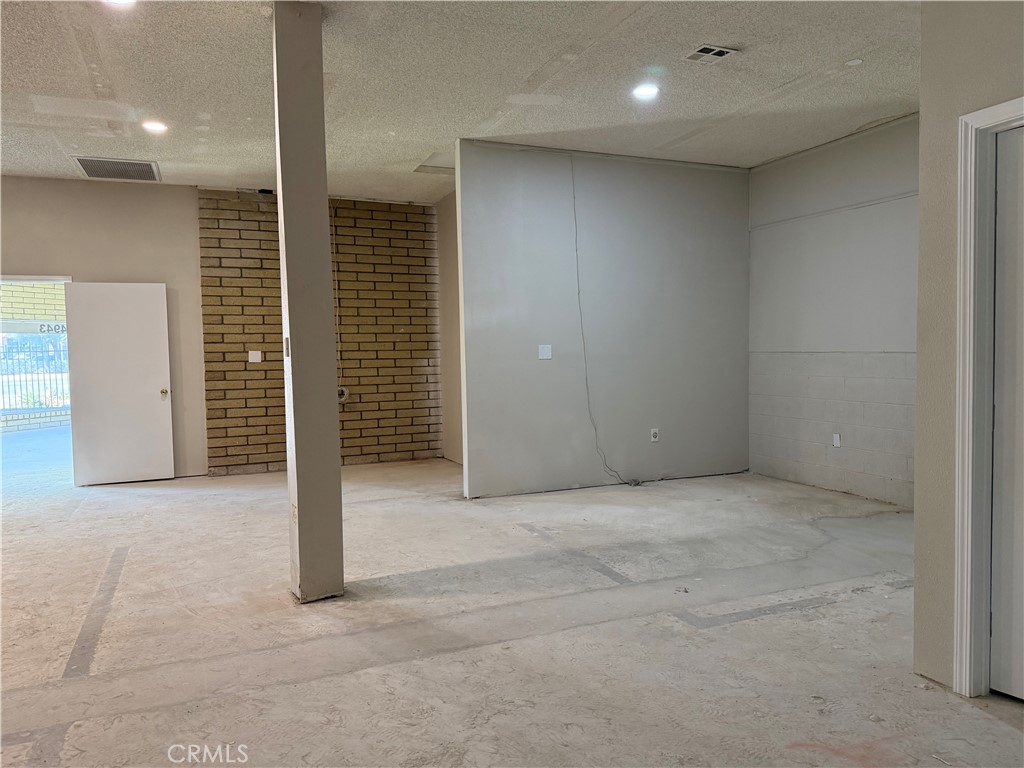 4943 La Sierra Avenue Riverside, CA 92505 - Photo 25 of 29 large room in back
