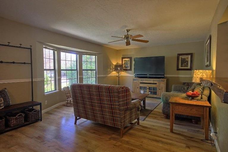 31642 Delaware Road Coarsegold, CA 93614 - Photo 4 of 35 Gallery Image 4