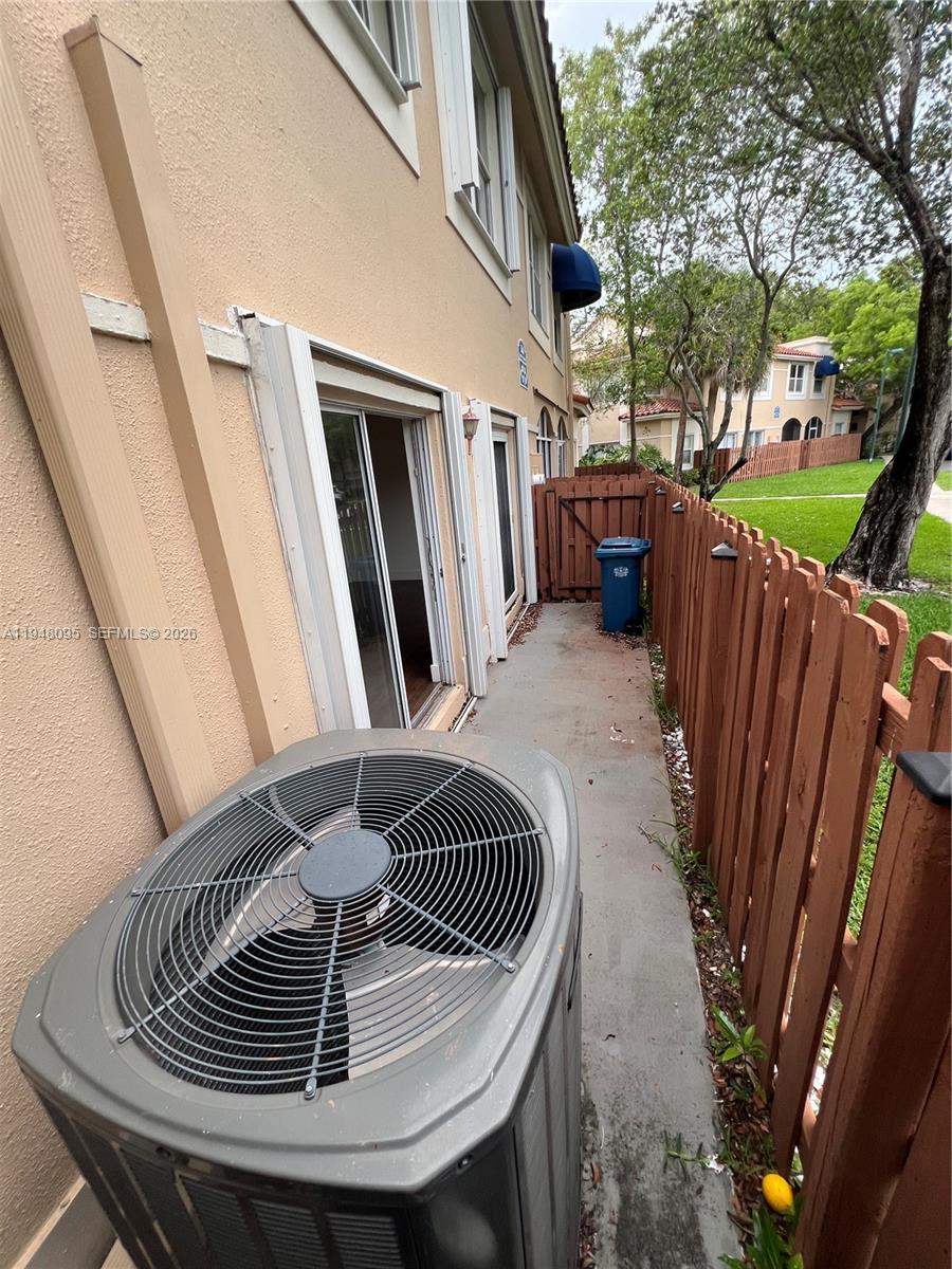 561 Racquet Club Road, Unit 21 Weston, FL 33326 - Photo 26 of 27
