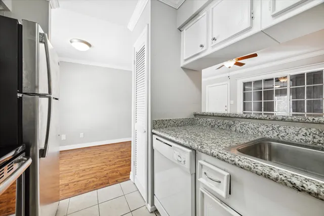 $995 | 201 Emerson Street, Unit 11, Houston, TX 77006