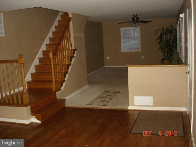 4103 Addison Road Fairfax, VA 22030 - Photo 3 of 18 Living Room