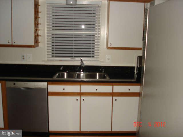 4103 Addison Road Fairfax, VA 22030 - Photo 5 of 18 Kitchen