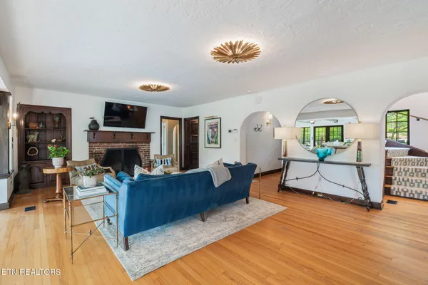 $2,850,000 | 2048 Cherokee Boulevard, Knoxville, TN 37919