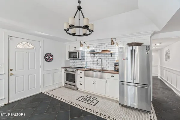 $2,850,000 | 2048 Cherokee Boulevard, Knoxville, TN 37919