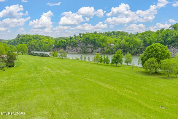 $2,850,000 | 2048 Cherokee Boulevard, Knoxville, TN 37919