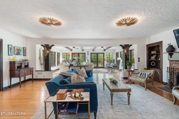 $2,850,000 | 2048 Cherokee Boulevard, Knoxville, TN 37919