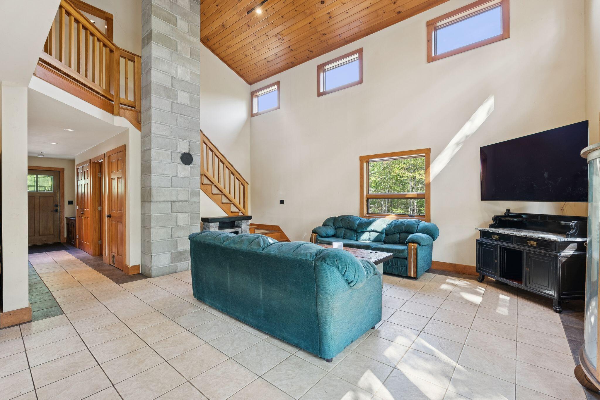 29 Punkin Hill Road South Thomaston, ME 04858 - Photo 36 of 63 Living Room + Stairs