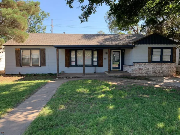 $1,550 | 3411 28th Street, Lubbock, TX 79410