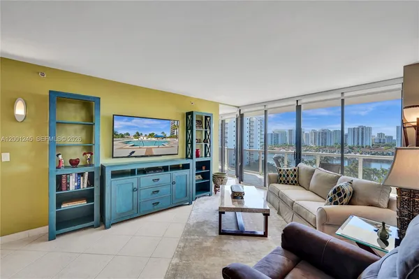 $4,000 | 3600 Yacht Club Drive, Unit 904, Aventura, FL 33180