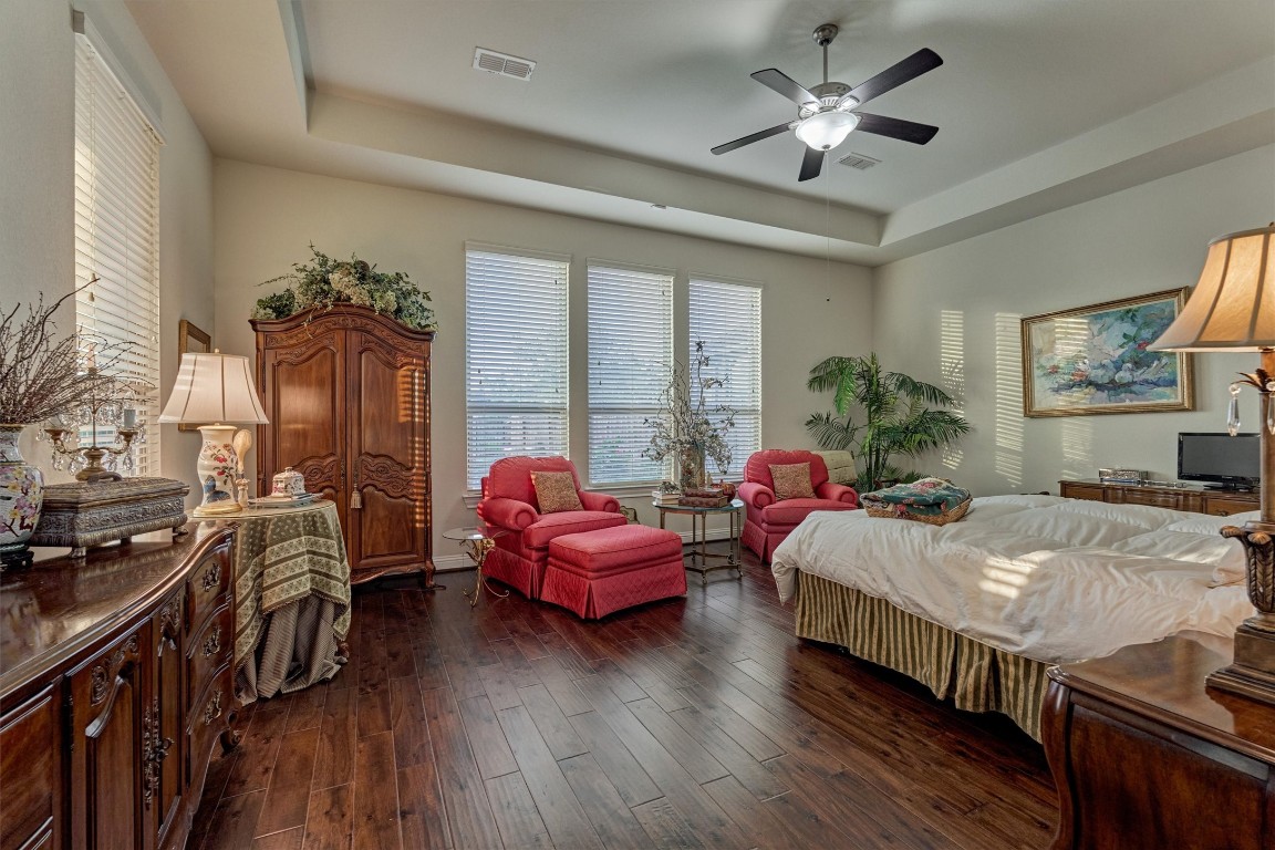 7430 Kearney Hill Lane Spring, TX 77389 - Photo 26 of 47 Another shot of the spacious primary bedroom